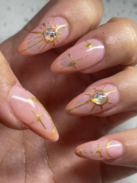 Almond nails with mystical design Trending Almond Nails, Fancy Almond Nails, Almond Nails With Gems, Henna Nails, Short Almond Nails, Creative Fashion Photography, Almond Nail, Almond Nails Designs, Pretty Hands