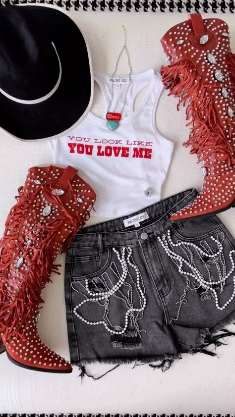 AMAZING LACE (@amazinglace) • Instagram photos and videos Acl Outfits, Country Bar Outfit, Madeline White, Country Music Concert Outfit, Western Summer Outfits, Black Rodeo, Country Girl Aesthetic, Country Fest, Cowboy Carter