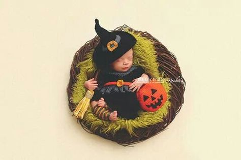 Witch Photography, Newborn Baby Photoshoot, Baby Portraits, Fall Photos, Baby Photoshoot, Halloween Witch, Baby Photography, Newborn Photography, Photo Inspiration