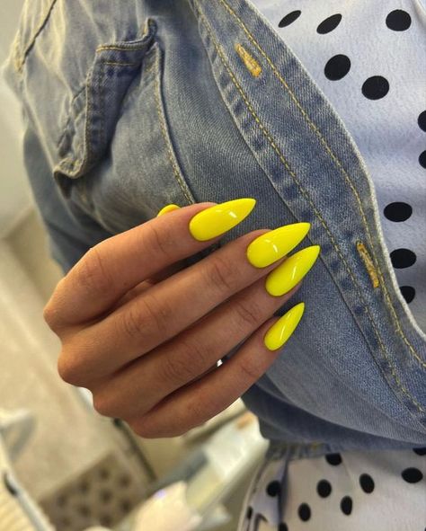 Top Summer Nail Trends for Your Next Manicure Nails Stiletto Summer, Yellow Almond Nails, Summer Nails 2024, Almond Acrylic Nails, 2023 Trends, Nails 2024, Oval Nails, Yellow Nails, Manicure Y Pedicure