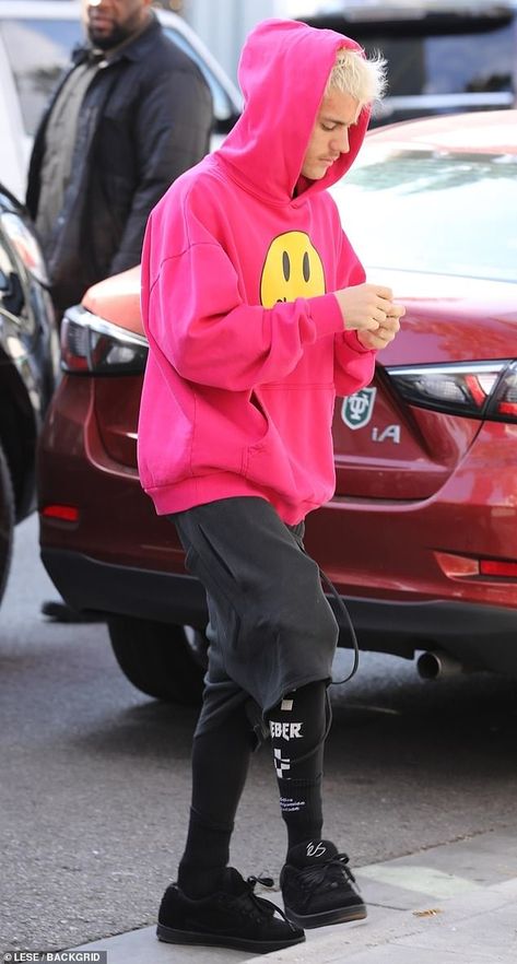 Hot Pink Hoodie Outfit, Drew Clothes, Drew Clothing, Pink Hoodie Outfit, Early Morning Breakfast, Justin Bieber Hoodie, Men Hipster, Breakfast Date, M Cafe