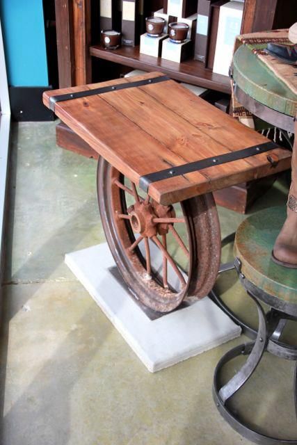 Custom made upcycled wood table from tractor wheel, exclusively Fiddlin Frogs Upcycling Ideas Furniture, Cow Skull Decor, Rustic Furniture Design, Man Cave Furniture, Welded Furniture, Upcycled Wood, Railway Sleepers, Car Part Furniture, Car Furniture