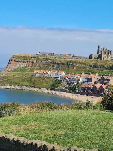 Uk Seaside Aesthetic, Sea Side Town Aesthetic, Seaside Village Aesthetic, Whitby England, English Seaside, Seaside Holiday, British Beaches, England Beaches, Coastal Village