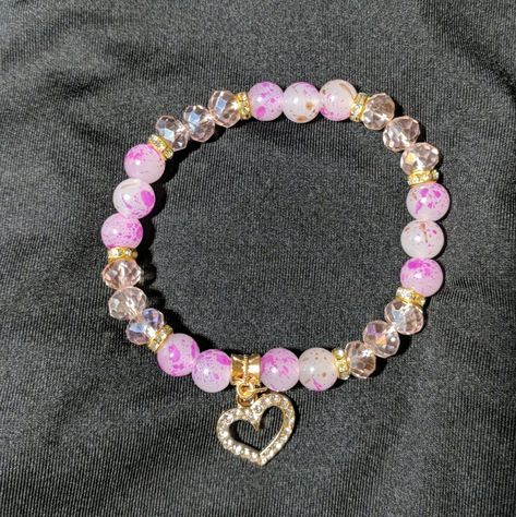 Pink Beaded Accessory Bracelet W/Heart Charm Beaded Bracelets Charms, Bracelet Ideas Crystal Beads, Girly Stuff Aesthetic, Glass Bead Ideas, Latina Bracelets, Glass Beaded Bracelets Ideas, Bracelet Patterns Beads, Chunky Beaded Bracelets, Glass Bead Bracelet Ideas