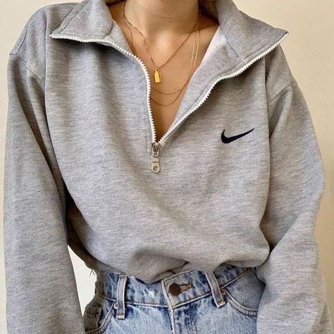 ac796a52db3f16bbdb6557d3d89d1c5adesc53133415ri Teenage Outfits, Clothes Winter, Fishtail Braid, Outfit Jeans, Sweatshirt Outfit, Instagram Outfits, Cute Comfy Outfits, Teenager Outfits, Mode Inspo