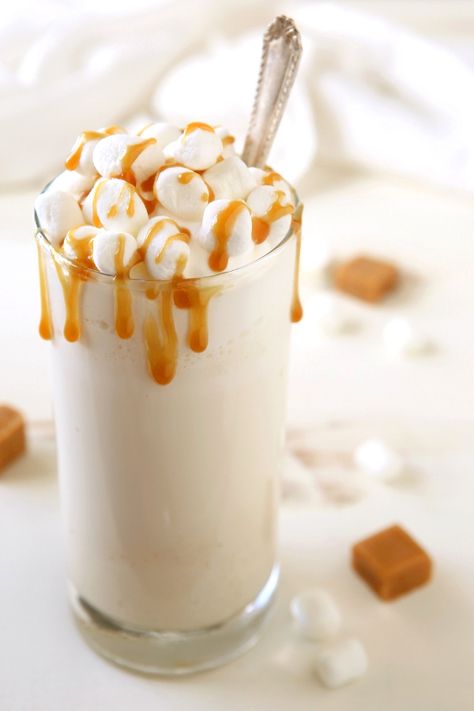 Protein Shake With Coffee, Pumpkin Protein Shake, Vanilla Protein Smoothie, Frozen Drink Recipes, Coffee Protein Shake, Pumpkin Smoothie, Local Bakery, Marshmallow Cream, Pumpkin Spice Lattes