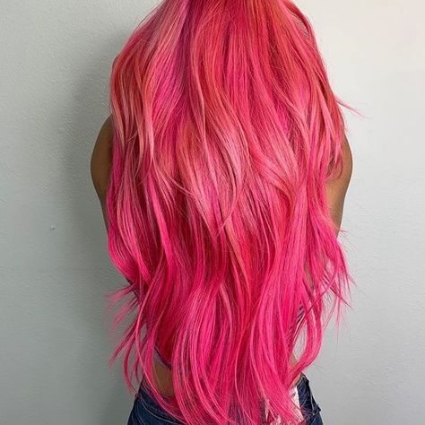 Flamingo Pink Hair, Flamingo Hair, Silver Hair Dye, Flock Of Pigeons, Vivid Hair Color, Hair Color Pastel, Ombré Hair, Flamingo Pink, Pastel Hair