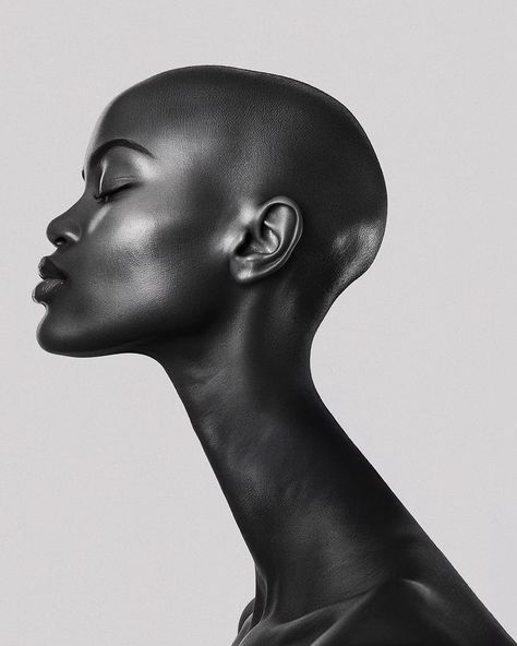 Human/Minimal (@hmnmnml) • Instagram photos and videos Post Human, Art Photography Portrait, Bald Women, Human Head, Black Art Painting, Candy Floss, Posing Guide, Beauty Shoot, Photography Portrait