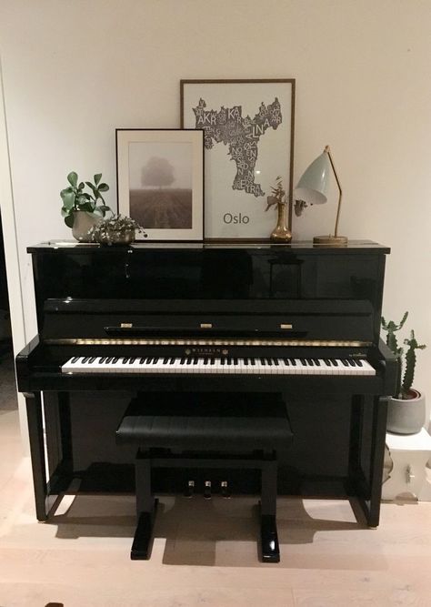 Black Piano In Living Room, Black Piano Decorating Ideas, Piano Lamp Ideas, Black Upright Piano Decor, Black Piano Living Room, Black Piano Decor, Black Piano Aesthetic, Bronwyn Rojas Aesthetic, Upright Piano Living Room