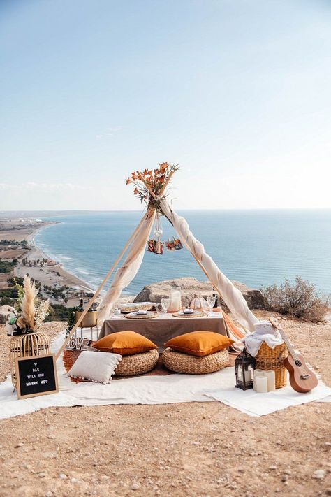 Beach Picnic Proposal, Ideas For Picnic, Wedding Proposal Videos, Wedding Proposal Ideas Engagement, Romantic Beach Picnic, Picnic Proposal, Picnic Photo Shoot, Picnic On The Beach, Wedding Jitters