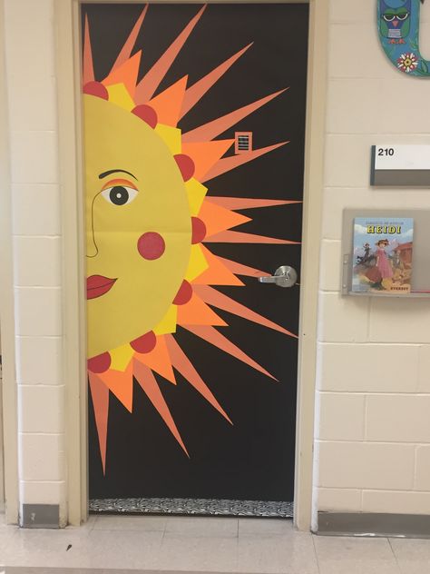 Classroom door: Mexican sun face Sun Decorations Diy, Sunshine Classroom Door Ideas, Sun Classroom Decoration, Sun Bulletin Board Ideas, Sun Classroom Door, Mexican Sun Art, Owl Classroom Door, Spring Classroom Door Decorations, Ocean Murals