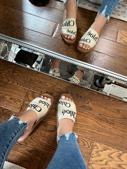 Slippers Outfit, Chloe Sandals, Soft Slippers, Spring Work Outfits, Fashion Sandals, Girly Shoes, Aesthetic Photo, Flat Sandals, Shoe Game