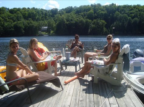 Chatelaine: Over the long weekend I hosted one of my closest friend's bachelorette party at my cottage in the Lake of Bays community in Muskoka. The clear blue skies and cool lakefront breeze was the perfect summer weather. Muskoka Bachelorette, Lake Tahoe Bachelorette Party Summer, Lake Cabin Bachelorette Party, Cottage Bachelorette Party Ideas, Bachelorette Cottage Weekend, Bachelorette Party Cottage, Lake Weekend Aesthetic, Cabin Bachelorette Party Ideas Summer, Lake Weekend Bachelorette Party