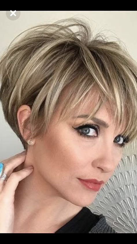 Growing Out Hair, Line Bob Haircut, A Line Bobs, Layered Bob Short, Pixie Bob Haircut, Shag Haircuts, Short Layered, Edgy Short Hair, Layered Bob