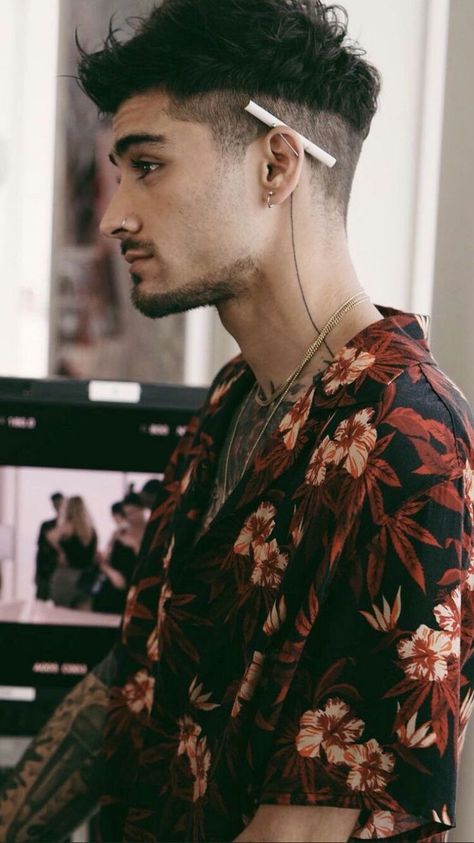 Slick Hairstyles Women, Hairstyles Zayn, Zayn Malik Photoshoot, Zayn Malik Hairstyle, Zayn Malik Style, Zayn Malik Photos, Zayn Malik Pics, Faded Hair, Mens Haircuts Fade