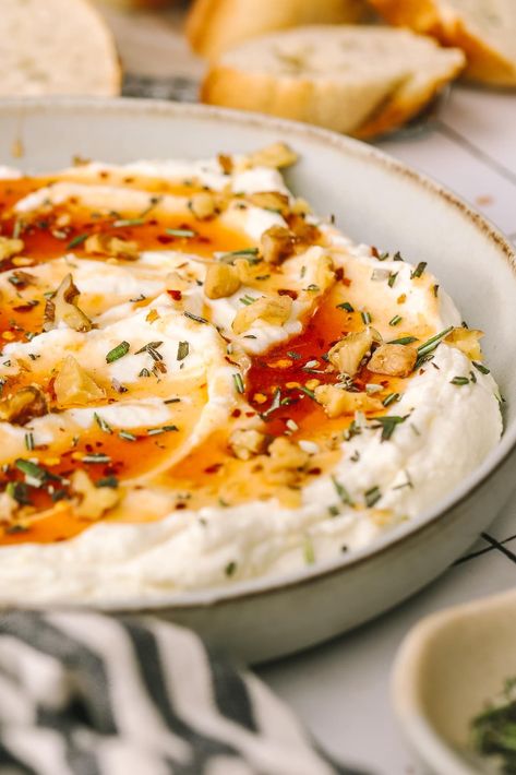 Make this creamy whipped ricotta dip with hot honey for a quick & delicious appetizer! Top with rosemary & walnuts, for savory & sweet bite! Appetizers For Hosting, Dip For Appetizers, Hosting Appetizers Entertaining, Whipped Feta And Ricotta Dip, Hot Honey Cheese Board, Quick Italian Appetizers, Appetizers For A Dinner Party, Whipped Cheese Recipes, Light Fall Appetizers