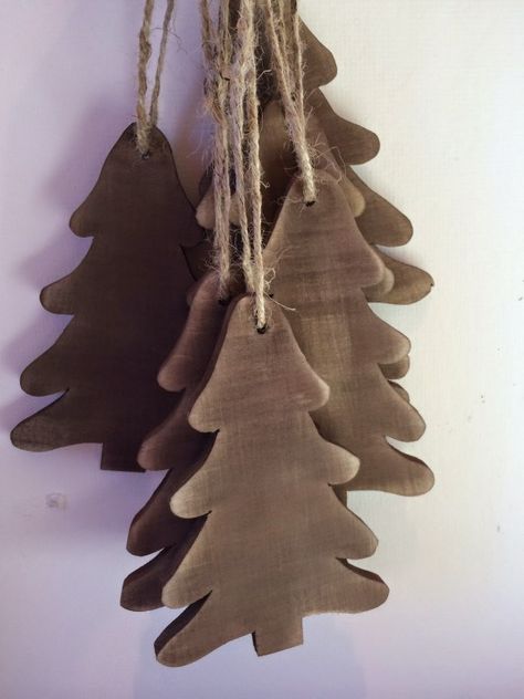 Wooden Christmas Ornaments – Indie Crafts Indie Crafts, Wooden Ornaments Diy, Scrollsaw Patterns, Diy Tree Decor, Indie Craft, Christmas Diy Wood, Christmas Crafts To Sell, Wooden Christmas Crafts, Christmas Decorations Garland