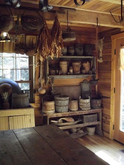 LOVE all of this! Primitive Country Kitchen, Old Fashioned Kitchen, Primative Decor, Primitive Homes, Prim Decor, Country Interior, Country Kitchen Decor, Primitive Kitchen, Primitive Decorating Country