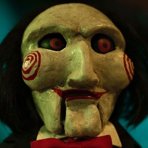 Billy The Puppet Drawing, Saw Aesthetic Horror, Saw Aesthetic, Billy Jigsaw, Saw Puppet, Saw Horror, Saw Ii, Cherrie Currie, Billy The Puppet