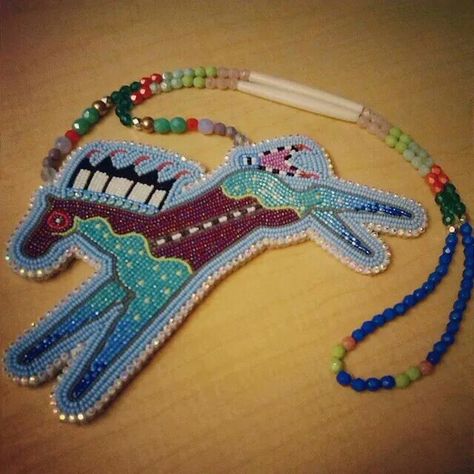 Michael King. Beaded Horse Medallion. Beautiful design. Horse Medallion, Beaded Horse, Indian Beadwork, Native American Beadwork Patterns, Beadwork Embroidery, Beadwork Designs, Beadwork Necklace, Native Beadwork, Beautiful Beadwork