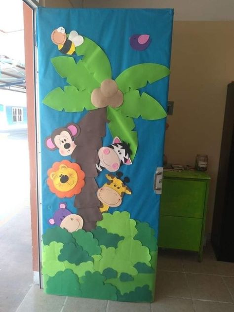 Safari Door Decorations, Easy Door Decorations Classroom, Jungle Theme Classroom Decorations, Jungle Safari Nursery, Birthday Board Classroom, Jungle Theme Classroom, Kindergarten Decorations, Nursery Deco, Door Decorating Contest