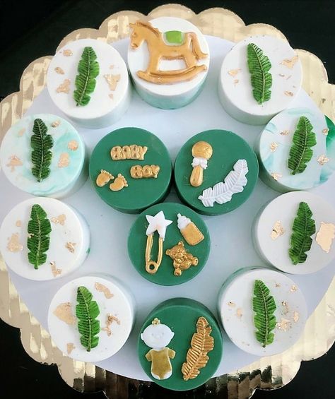 Chocolate Covered Oreos Baby Boy Oreos Green Baby Shower Oreos Lion King Chocolate Covered Oreos, Oreo Frogs, Strawberry Business, Cake Puck, Breakable Heart, Candy Bar Sign, Baby Shower Chocolate, Lion King Baby Shower, Lion King Baby