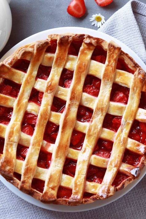 Frozen Strawberry Pie Recipe, Strawberry Pie With Frozen Strawberries, Frozen Fruit Pie, Frozen Strawberry Pie, Homemade Strawberry Pie, Strawberry Pies, Southern Cornbread Dressing, Cooking Thanksgiving Dinner, Moist Cornbread