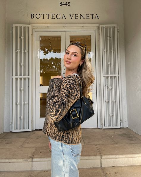 🐆🐆🐆 Comment “cheetah” for a link to shop this cutie cardigan! https://liketk.it/4Xlam #ltkstyletip #ltkseasonal #ltkfindsunder50 #fashioninspo #styletipsforwomen #fallfashioninspo #falloutfitinspo #fashiongirly Outfit Inspo Fall, Fashion Inspo