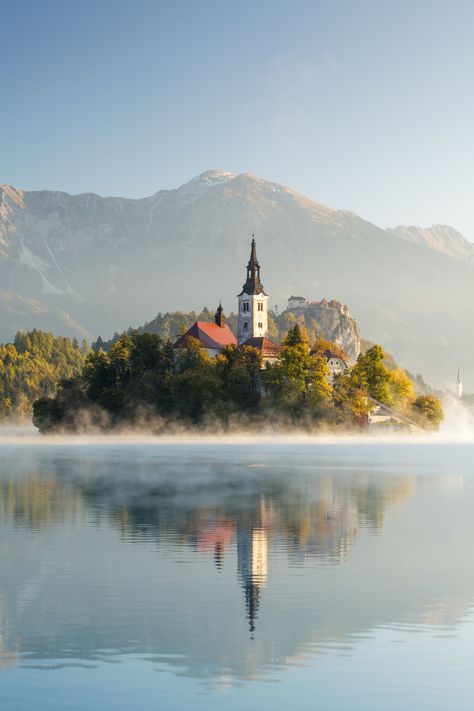 Triglav National Park, Architecture Photography Buildings, Lake Bled Slovenia, Travel Photography Europe, Bled Slovenia, Lake Bled, Scenic Photography, Beautiful Castles, Landscape Scenery