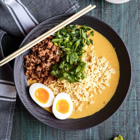 Transform date night with this incredibly flavorful northern Thailand inspired Spicy Lamb Coconut Curry Ramen with scallions and a jammy soft boiled egg! Coconut Curry Ramen, Broth Soups, Pho Broth, Curry Ramen, Rice Noodles Stir Fry, Khao Soi, Apple Soup, Blueberry Lemonade, Ground Lamb