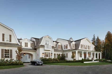 New England White House, Newport Beach House Exterior, Downtown House, Hamptons Architecture, Hamptons Houses, Brindleton Bay, Cedar Shingle Siding, Nantucket House, Coastal Exterior