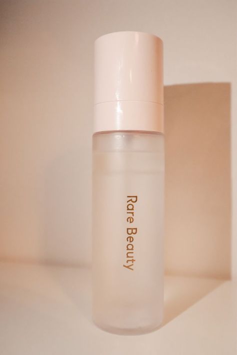 Makeup Monday, Penyimpanan Makeup, Alat Makeup, Makeup Bag Essentials, Simple Makeup Tips, Makeup Accesories, Makeup Spray, Ethereal Makeup, Makeup Setting Spray