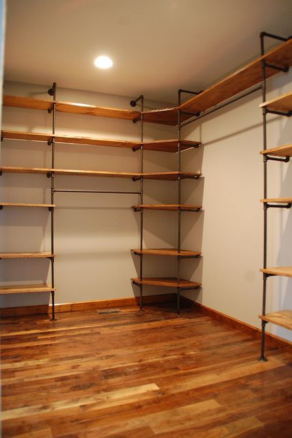 DIY! Piping and wood shelving for closets.  I'm thinking I could scrounge for these materials and do this for practically NO $$ Pipe Closet, Diy Pipe Shelves, درج السلم, Diy Pipe, Closet Room, Pipe Shelves, Closet Shelves, Diy Closet, Earthship