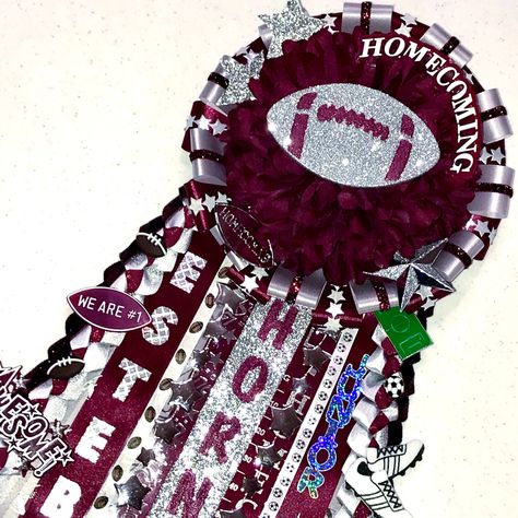 Single Football & Soccer CLASSIC Homecoming Garter, High School Homecoming Garter/Mum Football Corsage Senior Junior Sophomore Freshman Basketball, Youth Football Mum, Freshman, Sophomore, Junior. Great for cheer squads, friend groups, clubs & organizations!! Perfect for the Homecoming Football or Basketball Game. Get a coordinating girlfriend garter. Great as a boyfriend garter for that special football, volleyball, basketball game. Mum Freshman, Garter Mum, How To Make Mums, Hoco Mums, Homecoming Football, As A Boyfriend, Homecoming Spirit Week, High School Homecoming, Football Mums