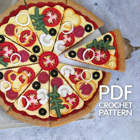 Crochet Pizza, Realistic Play Food, Calories Pizza, Pizza Pattern, Amigurumi Food, Food Pattern, Crochet Hack, Food Patterns, Crochet Food