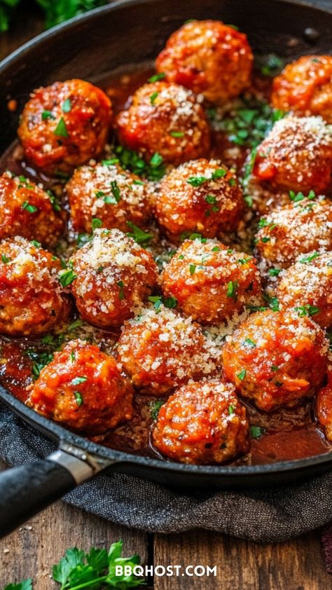 With just one skillet, you can enjoy these Garlic Parm Turkey Meatballs—flavored with fresh garlic and parmesan for a rich, earthy taste. Save this recipe now and click through for the complete list! Turkey Meatball Recipes, Bbq Turkey Meatballs, Turkey Meatballs Healthy, Turkey Meatball, Smoked Turkey Recipes, Smoked Turkey Breast, Parmesan Meatballs, Turkey Meatball Recipe, Sausage Dishes