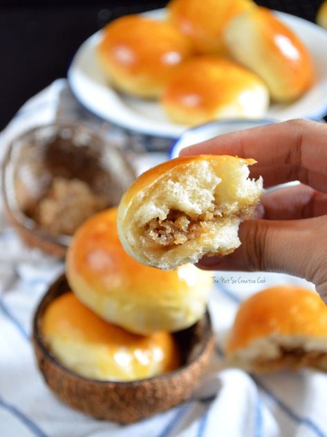 These are sweet buns filled with sweet coconut filling (using freshly grated coconut). One of my childhood favorites - perfect with coffee or as is. Desserts For Sale, Filipino Bread Recipe, Coconut Buns, Coconut Filling, Vietnamese Dessert, Pinoy Recipes, Philippines Food, Japanese Street Food, Yeast Breads