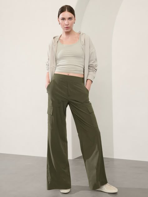 High Rise Relaxed Fit Cotton Cargo Pants, High-waisted Relaxed Fit Cargo Pants, High-rise Cotton Cargo Pants For Everyday, High-rise Relaxed Fit Cargo Pants, Light Pants Outfit, High-waisted Relaxed Fit Cargo Pants With Five Pockets, Women Cargo Pants, Brooklyn Heights, Bra Dress