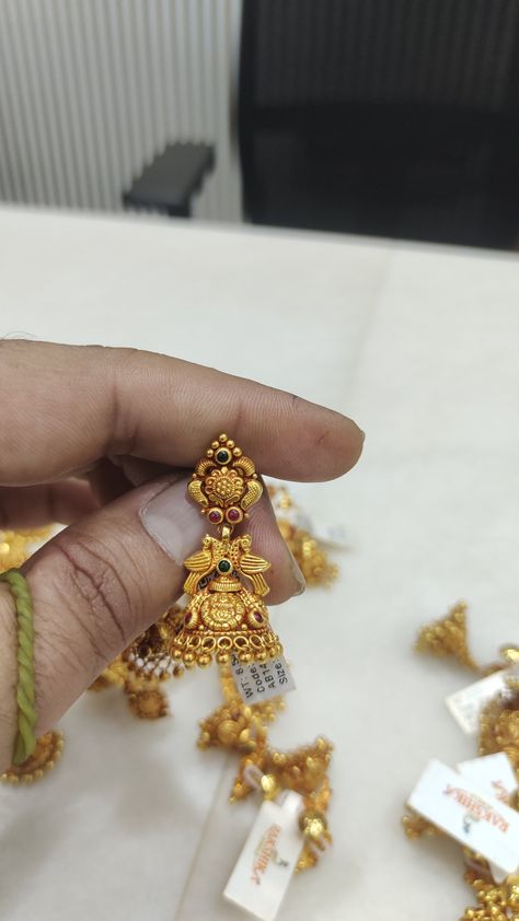 New Model Earrings Gold Latest, 5gms Gold Earrings, Gold Jhumka Earrings Indian Bridal, Gold Jhumki Indian Jewelry, 3 Grams Gold Earrings Indian, Buttalu Earrings Gold, Gold Jhumka Designs, Gold Buttalu, Elegant Gold Necklace