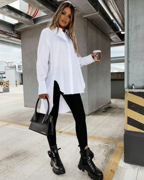 15 Looks con combat boots que sacarán tu lado más rockero Outfit For Petite Women, Outfits For Petite, Look Legging, Hem Blouse, Mode Casual, Petite Women, Mode Inspiration, Outfits Casuales, Look Fashion