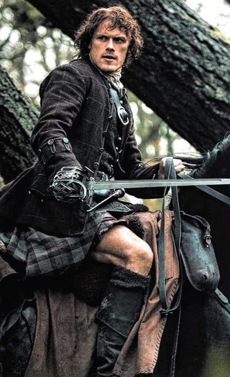 Scottish Men, Claire Outlander, Gabaldon Outlander, Honeymoon Stage, James Fraser Outlander, Sam Hueghan, Jaime Fraser, Outlander Jamie Fraser, Sam Heugan