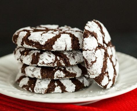 Chocolate Crinkle Cookies Cookies With Cake Mix, Chocolate Crinkle Cookies Recipe, Brown Eyed Baker, Chocolate Fudge Cookies, Crinkle Cookies Recipe, Chocolate Crinkle, Delicious Christmas Cookies, Fudge Cookies, Chocolate Crinkle Cookies