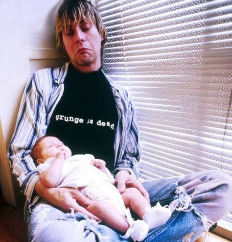 Kurt with Frances Bean, L.A., October 1992 (Photo by Stephen Sweet) Curco Vein, Kurt Cobain Photos, Kurt And Courtney, Frances Bean Cobain, Donald Cobain, Nirvana Kurt Cobain, Nirvana Kurt, Courtney Love, Patti Smith