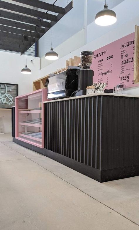 Grab And Go Coffee Shop Design, Donut Cafe Design Coffee Shop, Modern Donut Shop, Independent Coffee Shop, Donut Cafe Design, Donut Shop Ideas, Donut Shop Interior Design, Donuts Shop Design, Dessert Shop Interior