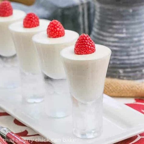 Vanilla Bean Cheesecake Shooters - Creamy, decadent, mini desserts! Teacher Lunch, Cheesecake Shooters, Homemade Cheesecake Recipes, Cup Dessert, Vanilla Bean Cheesecake, Dessert Shooters, Chicke Recipes, Easy No Bake Cheesecake, Dessert Shots