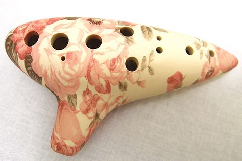 Fantasy Accessories Art, Ocarina Aesthetic, Yaelokre Oc, Flute Fingering Chart, 12 Hole Ocarina, Pretty Instruments, Ocarina Instrument, Ocarina Music, Rose Flower Pattern