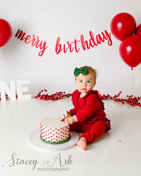 Xmas First Birthday, 1st Birthday At Christmas Time, One Year Old Christmas Birthday Photos, Merry First Birthday, Christmas Theme Smash Cake, December Smash Cake, 1st Bday Christmas Theme, 1st Birthday Party Ideas Christmas, Christmas Birthday Smash Cake