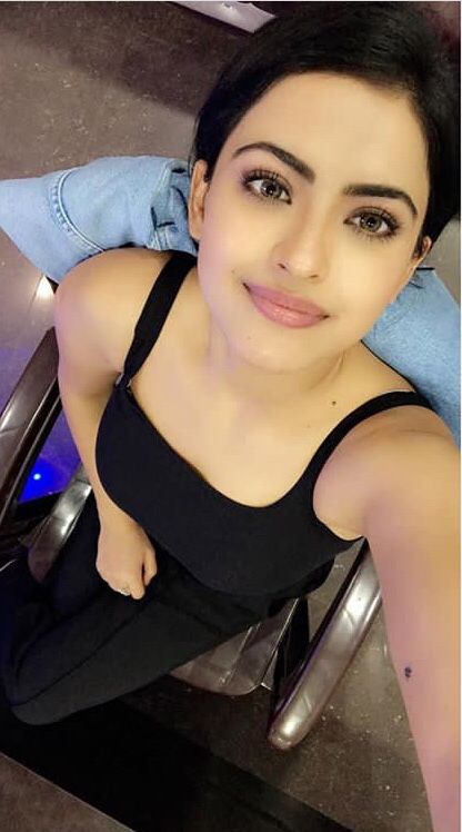 Simi Simi Chahal, Beauty