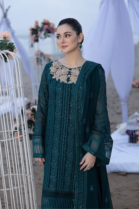 Hania amir beautiful dress, azure party wear on chiffon, now available in master replica Eastern Wear, Dress Pakistani, Pakistani Clothes Online, Hania Amir, Border Lace, Chiffon Sleeves, Organza Sleeves, Pakistani Fancy Dresses, Beautiful Pakistani Dresses