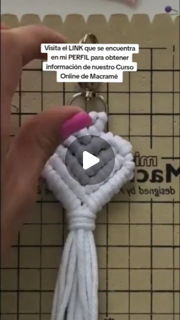 Manualidades / Macramé / crochet on Instagram: "Llavero Macramé en Forma de Corazón 💟   Siga a @allmanualidades para mas inspiraciones   🛑 Si quieres aprender este bello arte desde cero y realizar más de 20 proyectos macramé junto a una experta 👐   #manualidades #macrame #diymacrame #hechoamano #macramelove #mujeres" Diy Macrame, Macrame Diy, Macrame, Crochet, On Instagram, Instagram, Macramé